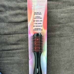 Cortex Beauty new with box blowout brush